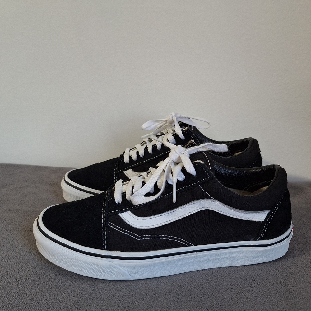 ¡NOT FOR SALE !!!!  VANS Old Skool  Shoe Size 8.5
